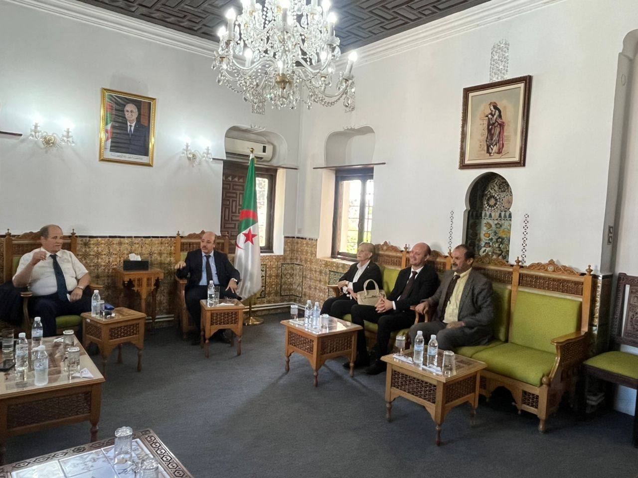 استضافة عبد القادر بن دعماش لإلقاء محاضرة حول المجموعة الفنية لجبهة التحرير الوطني