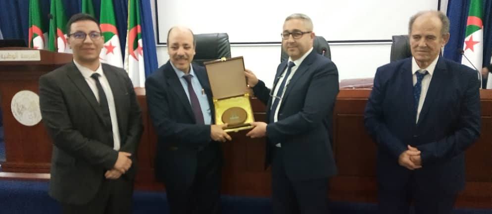 استضافة عبد القادر بن دعماش لإلقاء محاضرة حول المجموعة الفنية لجبهة التحرير الوطني