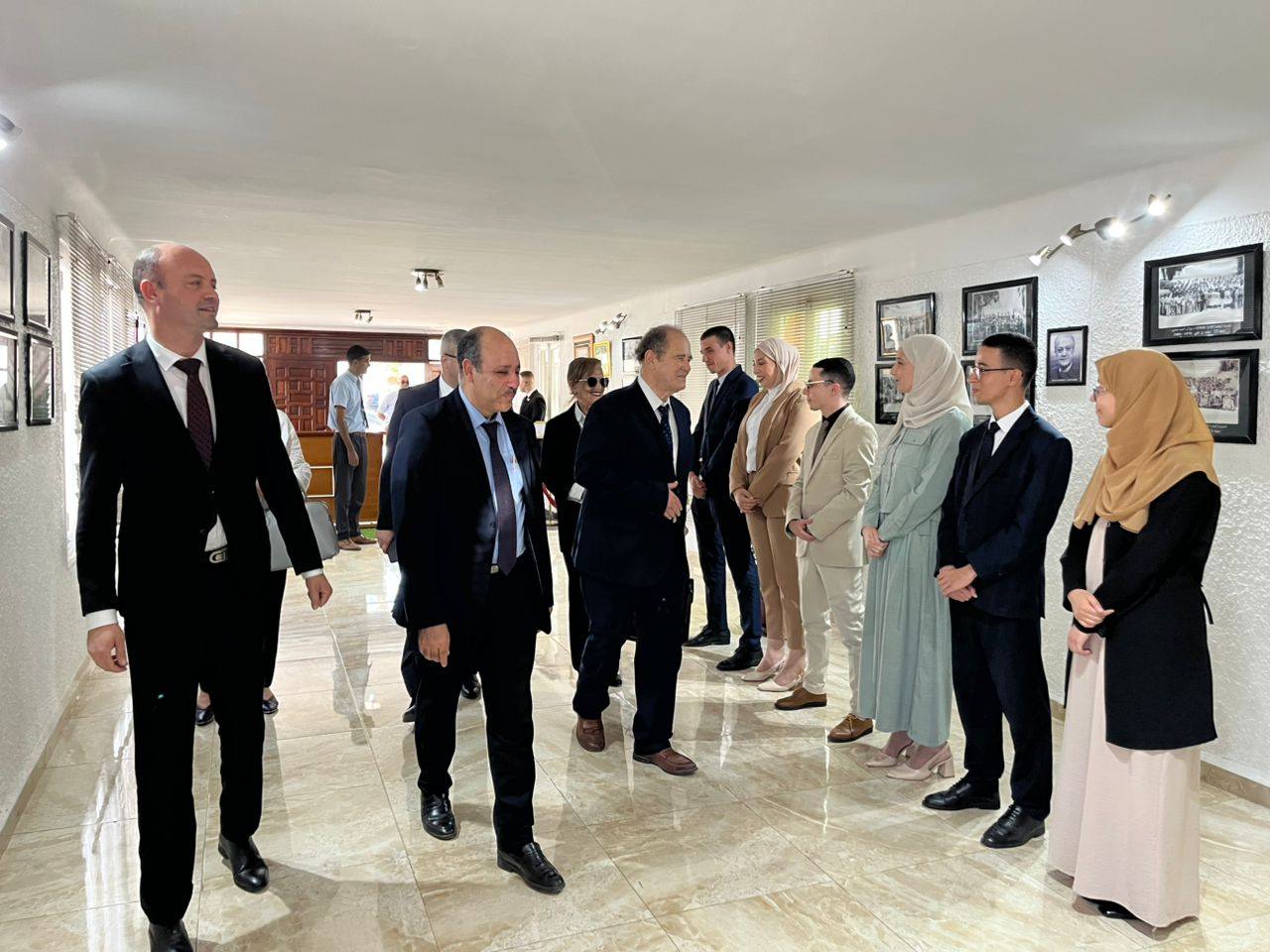 استضافة عبد القادر بن دعماش لإلقاء محاضرة حول المجموعة الفنية لجبهة التحرير الوطني