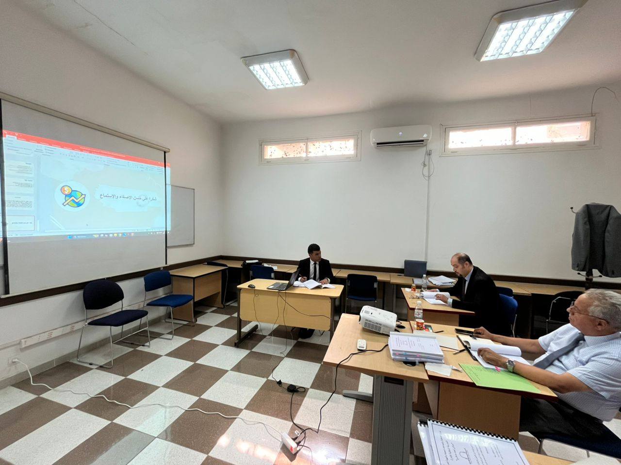 انطلاق مناقشة مذكرات تلاميذ الدفعة 53 بإشراف المدير العام للمدرسة الوطنية للإدارة