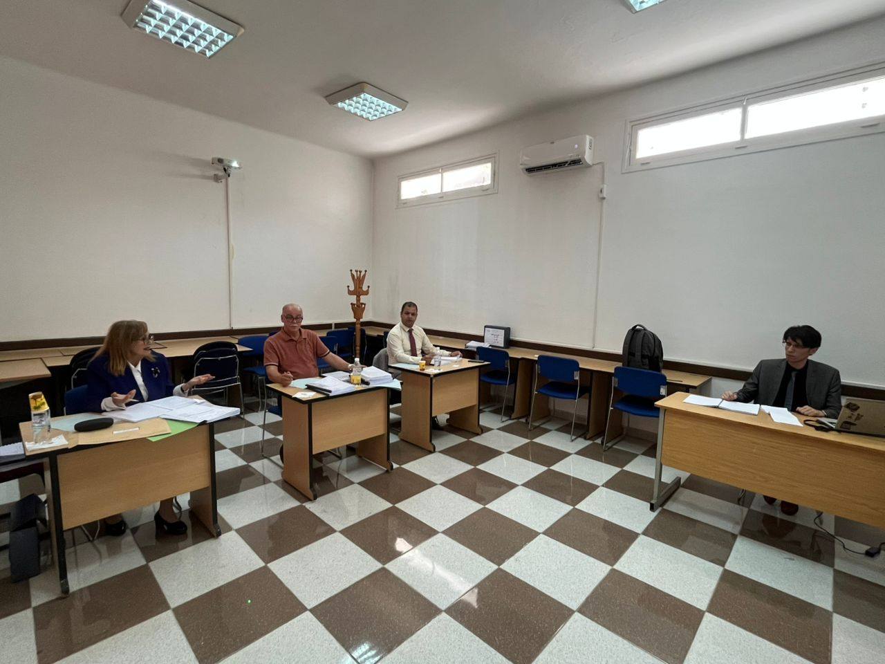 انطلاق مناقشة مذكرات تلاميذ الدفعة 53 بإشراف المدير العام للمدرسة الوطنية للإدارة