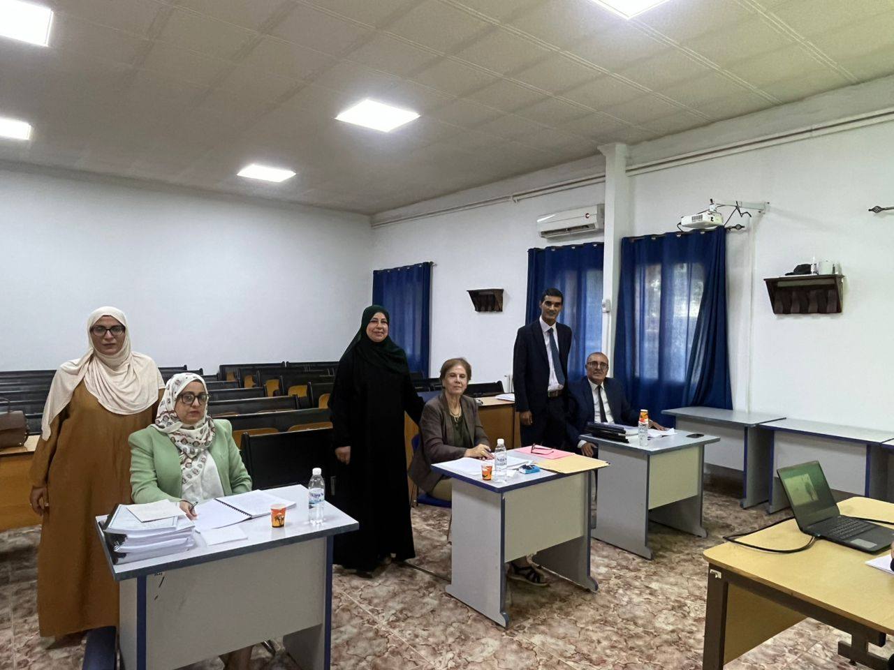 انطلاق مناقشة مذكرات تلاميذ الدفعة 53 بإشراف المدير العام للمدرسة الوطنية للإدارة