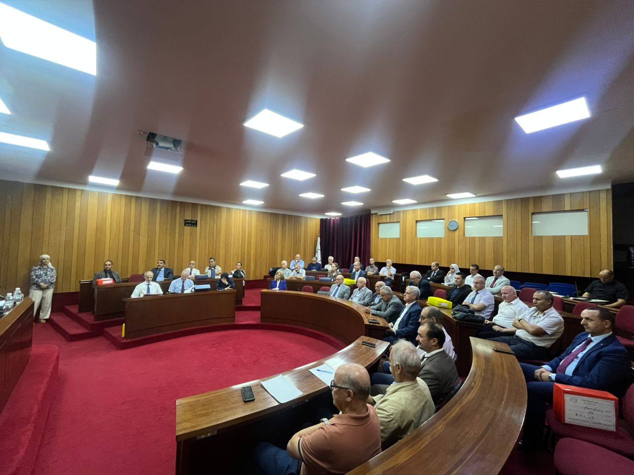 انطلاق مناقشة مذكرات تلاميذ الدفعة 53 بإشراف المدير العام للمدرسة الوطنية للإدارة