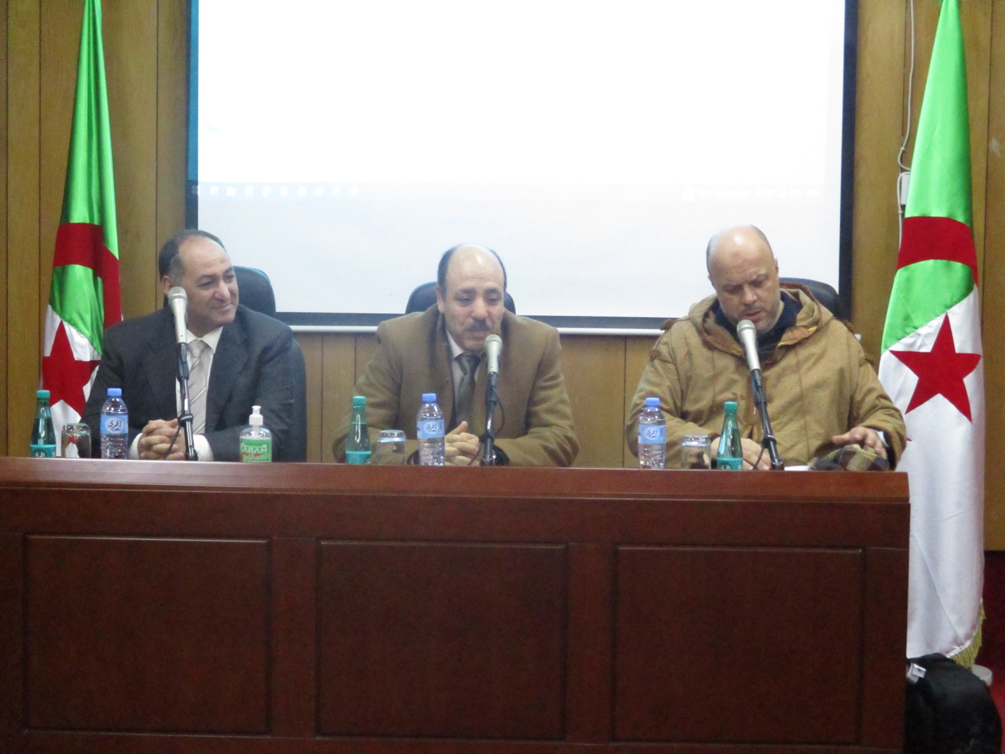 انطلاق الدورة التكوينية المبرمجة لفائدة اطارات من القرض الشعبي الجزائري وسونطراك