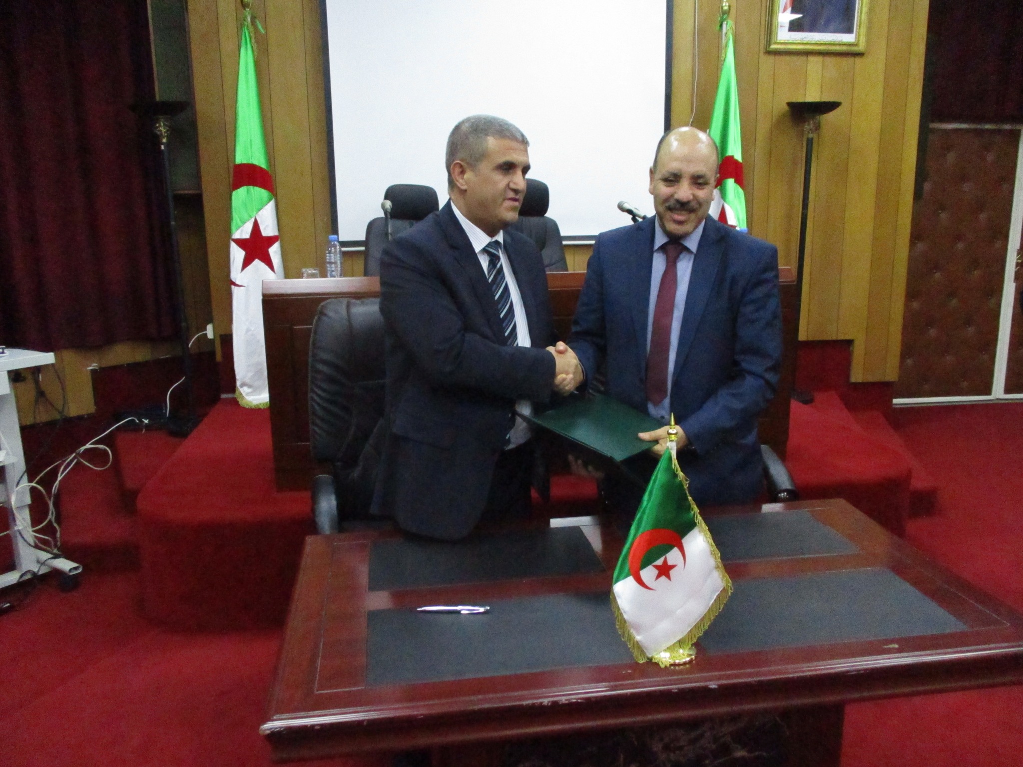 مراسم اختتام الدورة التكوينية لإطارا المؤسسة العمومية الاقتصادية للتسيير السياحي سيدي فرج مع توقيع اتفاقيتين تعاون