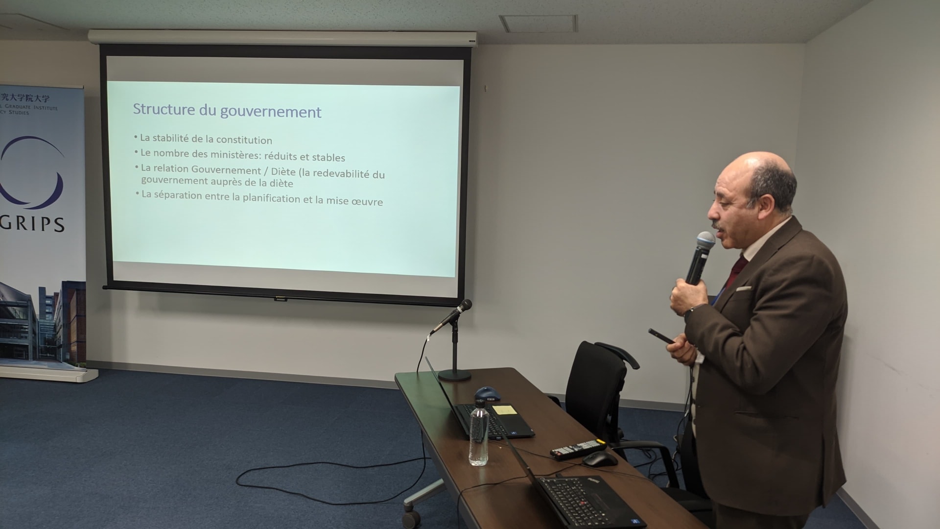 اختتام أشغال الزيارة الدراسية التي قام بها المدير العام للمدرسة الوطنية للإدارة، البروفيسور عبد المليك مزهوده والسيدة ليلى سلاماني مديرة مركز التوثيق والبحث والخبرة، رفقة إطارات من وزارة الداخلية والجماعات المحلية والنقل إلى الوكالة اليابانية للتعاون الدولي (JICA)، والتي امتدت من 08 إلى غاية 12 ديسمبر الجاري