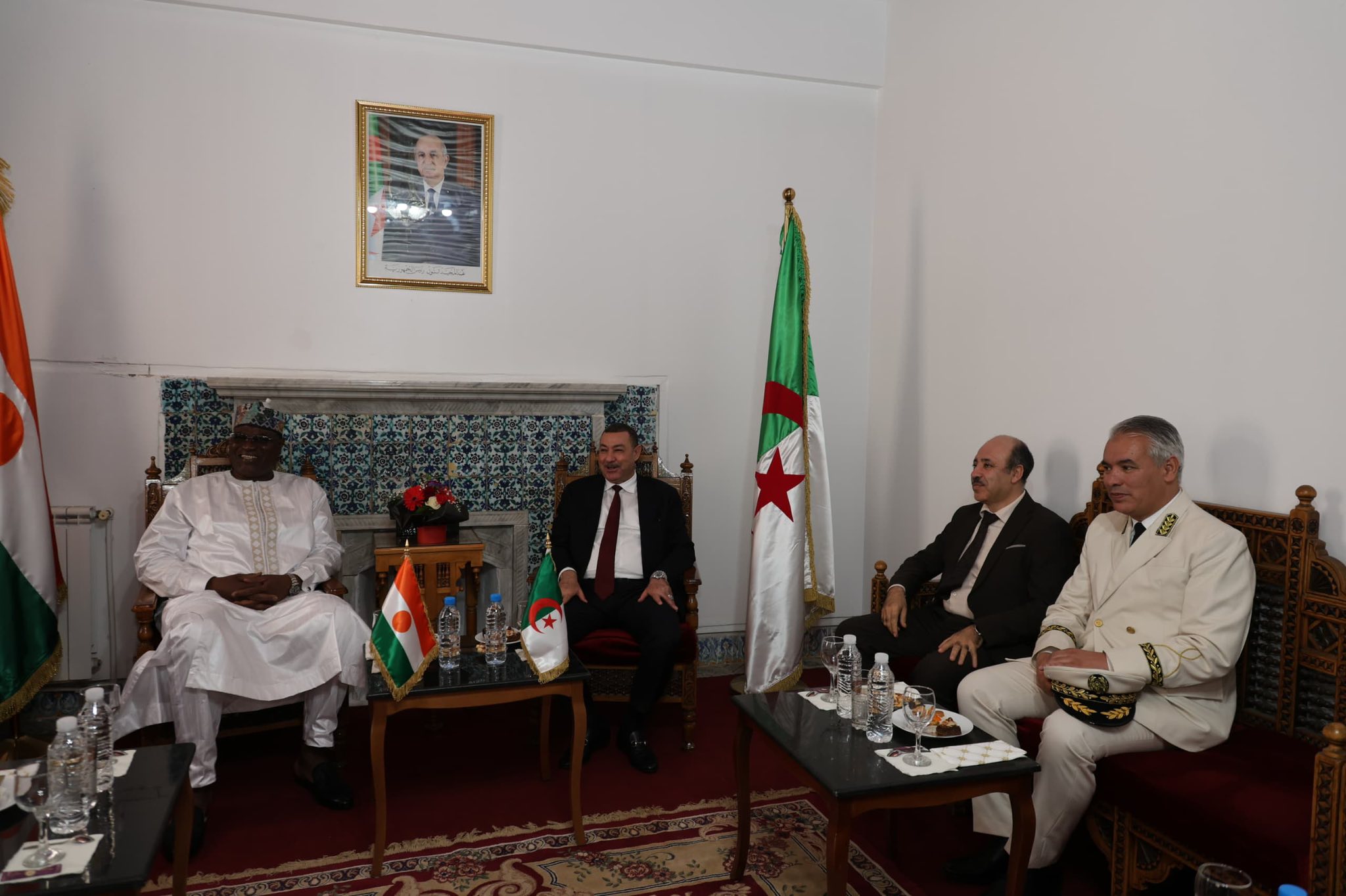 المدرسة الوطنية للإدارة تستقبل وزير الداخلية و الجماعات المحلية و النقل ،و الوفد المرافق له من جمهورية النيجر الشقيقة.