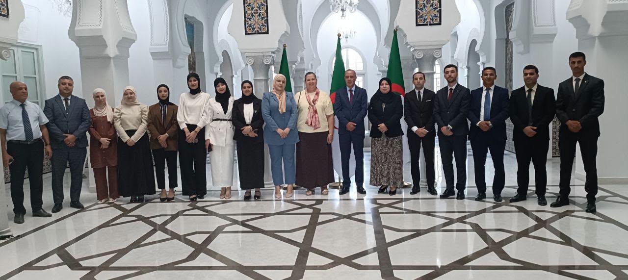زيارة علمية وبيداغوجية لتلاميذ المدرسة الوطنية للإدارة إلى تونس