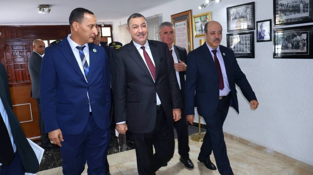 تحت إشراف وزير الداخلية و الجماعات المحلية و النقل , إحنضنت المدرسة الوطنية للإدارة, ملتقى وطني حول الإدارة الرقمية والهوية الرقمية بالجزائر.